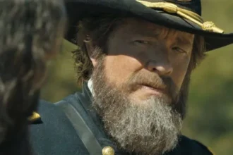 Tom Hanks 1883